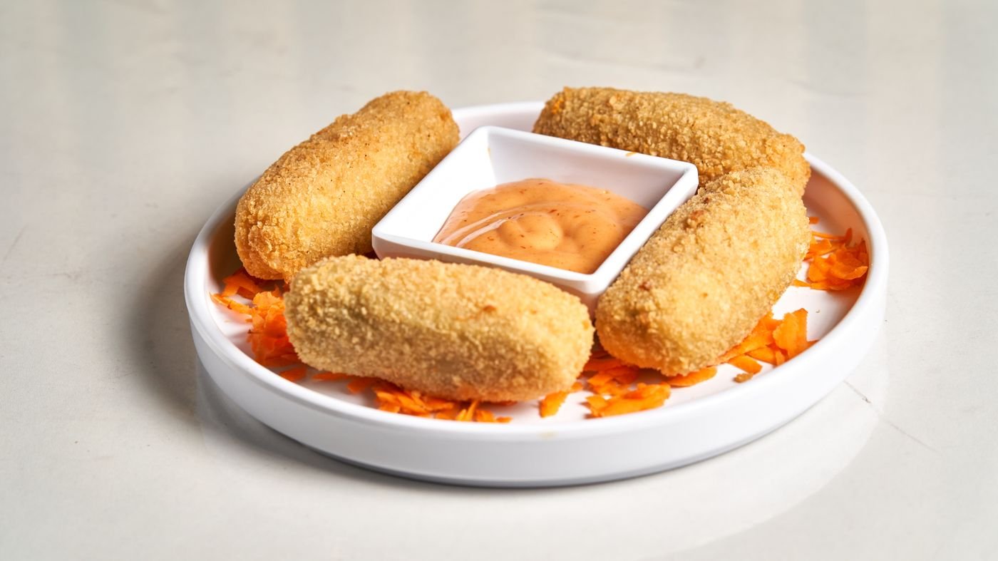 Croquetes de carne com molho